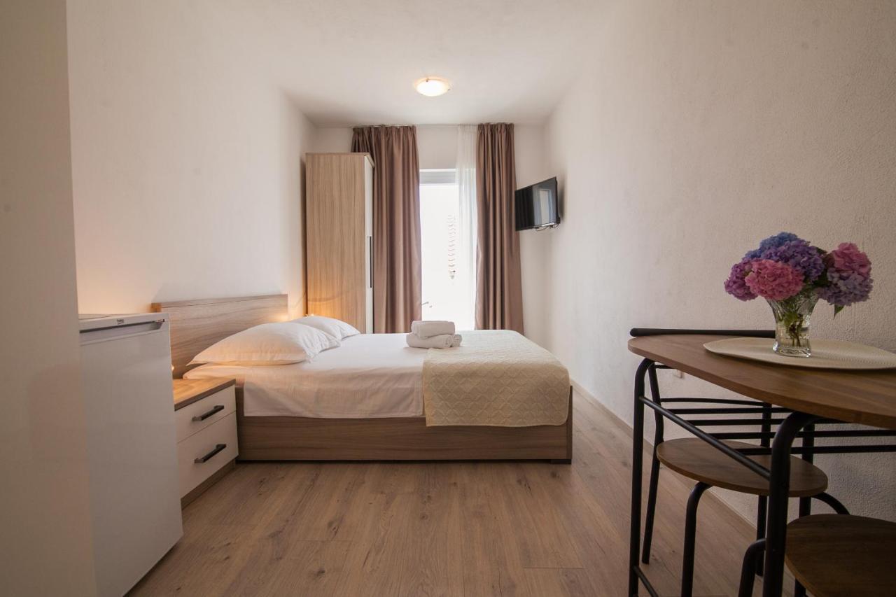 Eni Apartments 볼 외부 사진