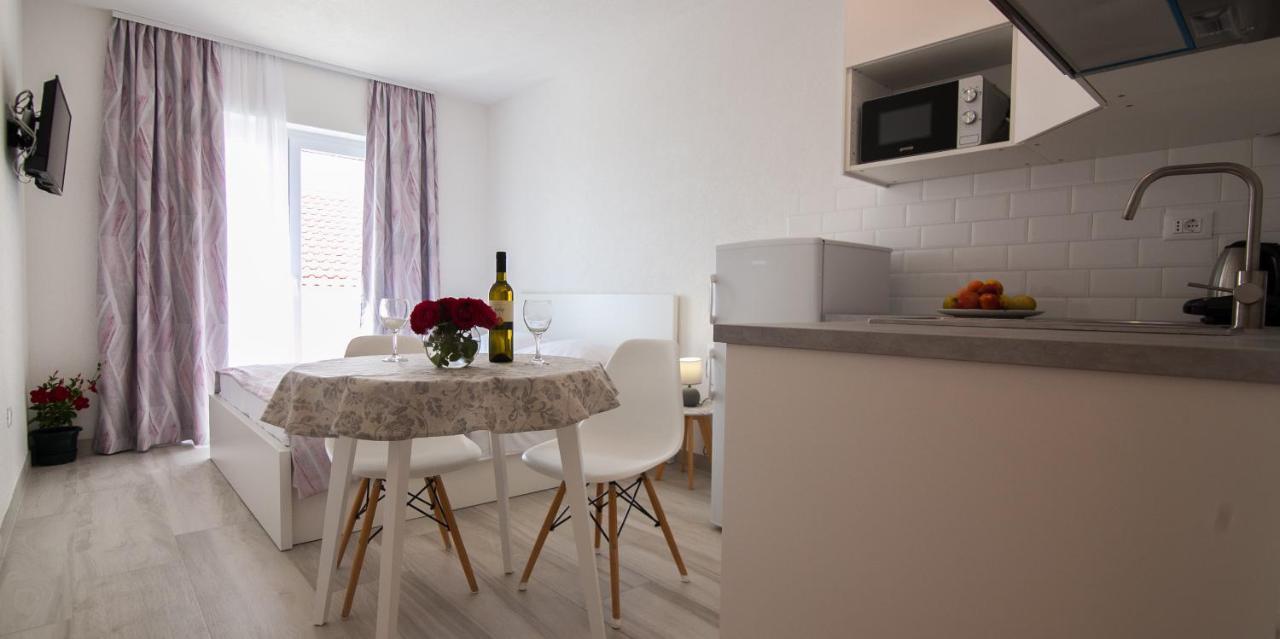 Eni Apartments 볼 외부 사진